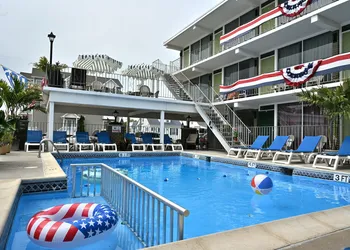 Grecian Gardens Motel hotel thumbnail 6