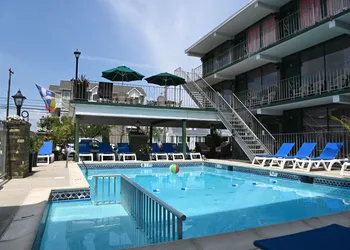 Grecian Gardens Motel hotel thumbnail 7