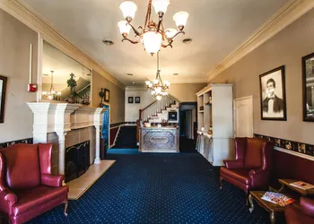 Commodore Hotel & Café hotel thumbnail 3