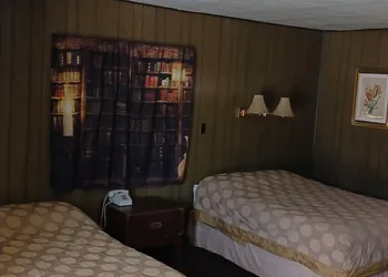 White Pine Motel hotel thumbnail 6