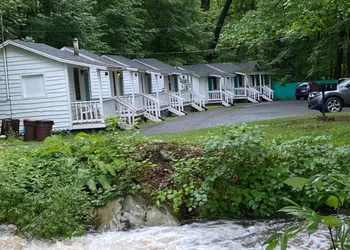 Brookside Motel hotel thumbnail 2
