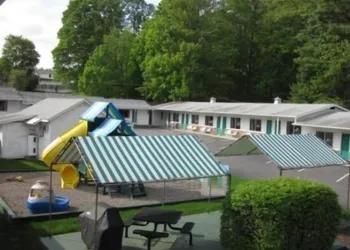 Brookside Motel hotel thumbnail 3