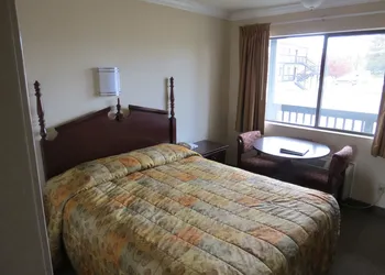 Western Royal Inn hotel thumbnail 7