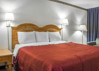 Rodeway Inn & Conference Center hotel thumbnail 4