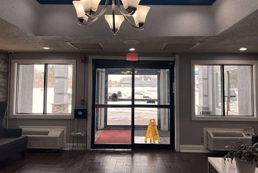 Days Inn & Suites by Wyndham Norton Shores/Muskegon hotel detail image 2