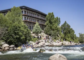 Surf Hotel & Chateau hotel thumbnail 4