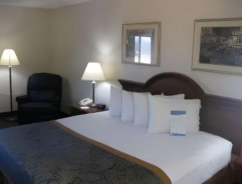Baymont by Wyndham Dowagiac hotel detail image 2