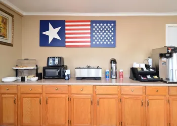 Americas Best Value Inn Stephenville hotel thumbnail 6