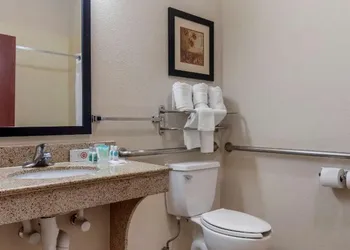 Lake Texoma Inn and Suites to match IHG hotel thumbnail 8