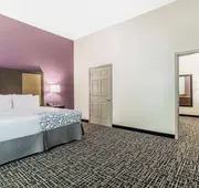 La Quinta Inn & Suites by Wyndham Hillsboro hotel detail image 7