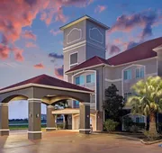 La Quinta Inn & Suites by Wyndham Fairfield TX hotel detail image 3
