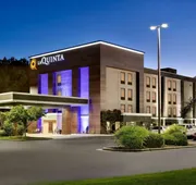 La Quinta Inn & Suites by Wyndham Selma/Smithfield I-95 hotel detail image 3