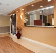 Super 8 by Wyndham Bronx hotel detail image 3