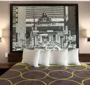 Super 8 by Wyndham Bronx hotel detail image 4