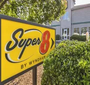 Super 8 by Wyndham Smithfield/Selma hotel detail image 7