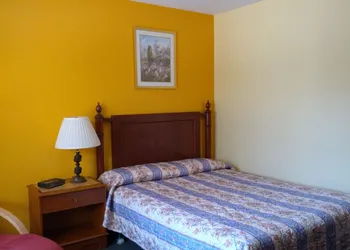All Seasons Motel hotel thumbnail 5