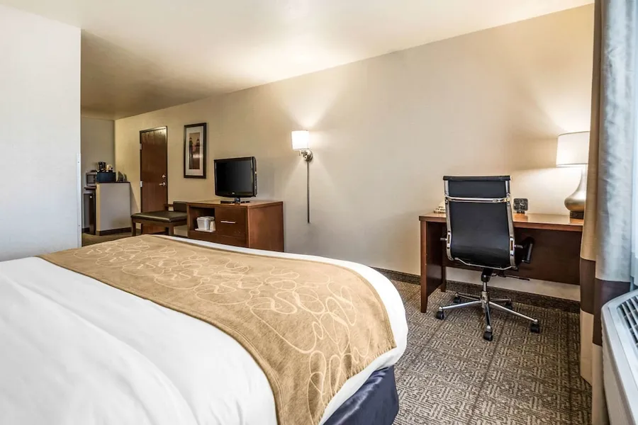 Comfort Suites at Par 4 Resort hotel detail image 6