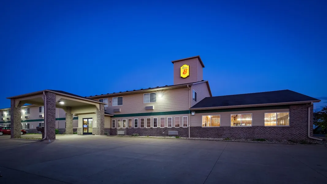 Super 8 by Wyndham Neillsville WI hotel detail image 2