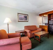 Clarion Inn & Suites Dothan South hotel detail image 7
