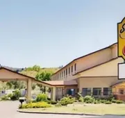 Super 8 by Wyndham Klamath Falls hotel detail image 3