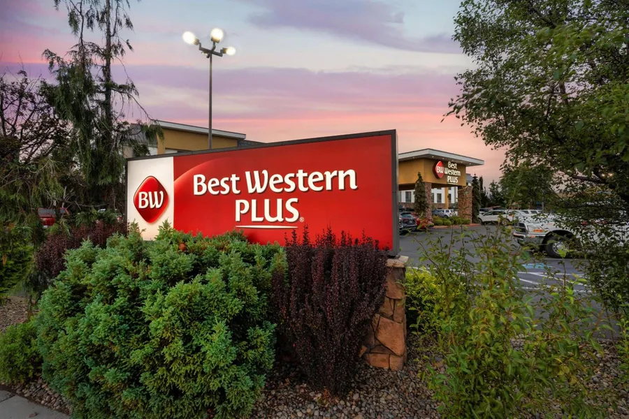 Best Western Plus Olympic Inn hotel detail image 2