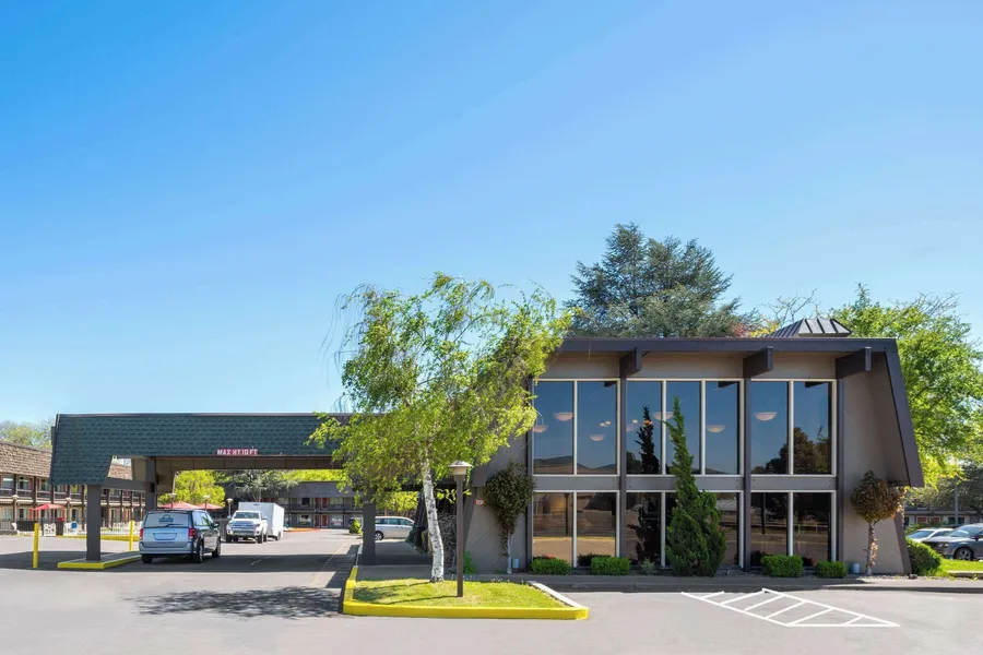 Days Inn by Wyndham Klamath Falls hotel detail image 2