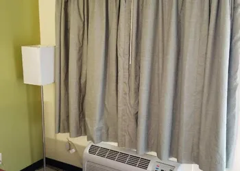 Economy Inn & Suites hotel thumbnail 2