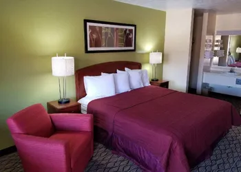 Economy Inn & Suites hotel thumbnail 3