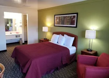 Economy Inn & Suites hotel thumbnail 5