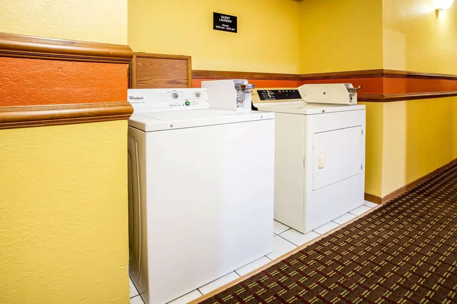 Super 8 by Wyndham Crawfordsville hotel detail image 2