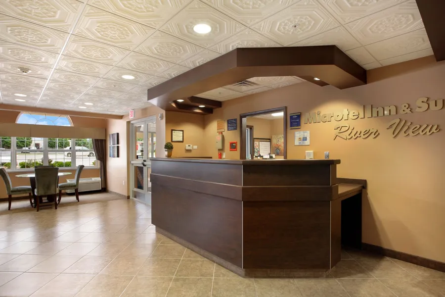 Microtel Inn & Suites by Wyndham Quincy Downtown/River Area hotel detail image 6
