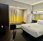 Microtel Inn & Suites by Wyndham Quincy Downtown/River Area hotel detail image 7