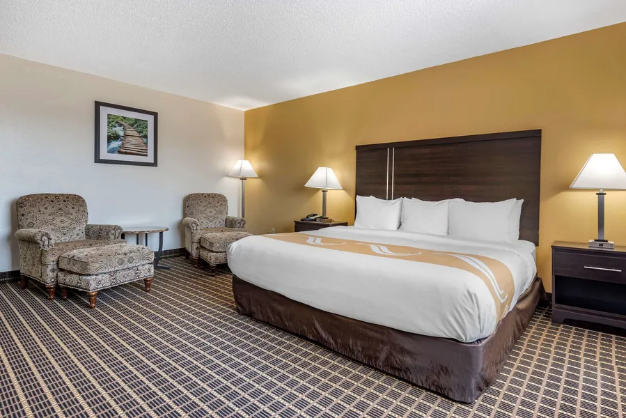 Quality Inn & Suites Warren hotel detail image 6
