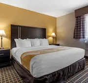 Quality Inn & Suites Warren hotel detail image 7