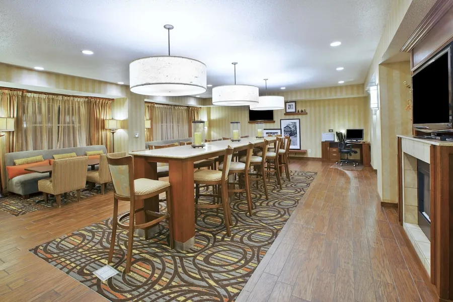 Hampton Inn Pittsburgh Area Beaver Valley CenterTownship hotel detail image 2