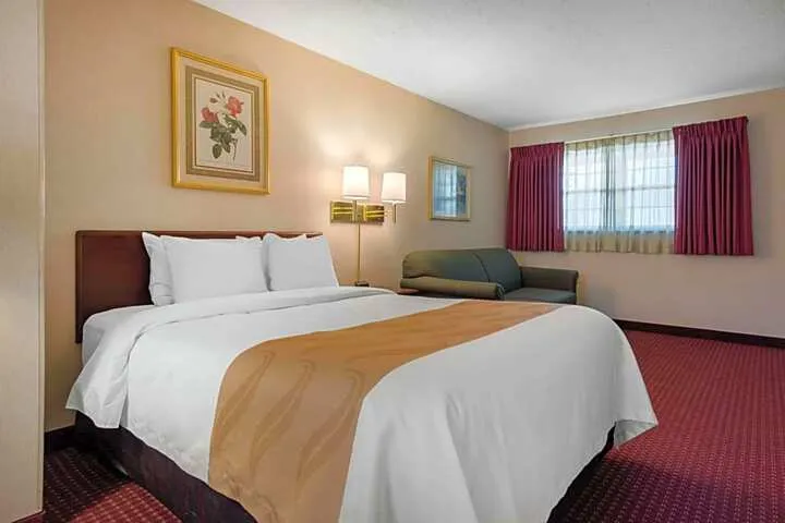 Quality Inn Breeze Manor hotel detail image 6