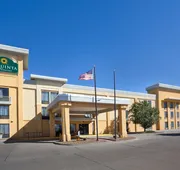 La Quinta Inn & Suites by Wyndham Salina hotel detail image 4