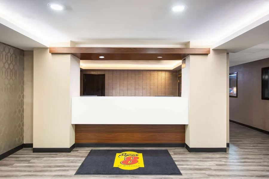 Super 8 by Wyndham Salina I-70 hotel detail image 6