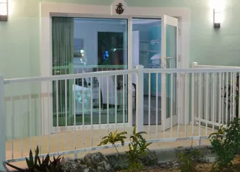Island House Hotel hotel thumbnail 3