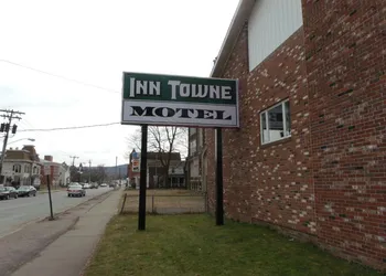 Inn Towne Motel hotel thumbnail 2