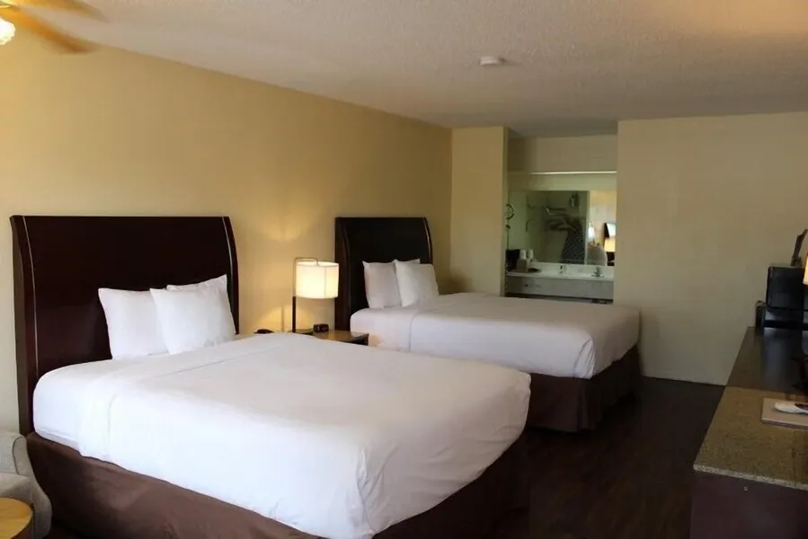 Executive Inn & Suites hotel detail image 2