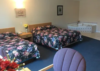 Rainbow Motel hotel thumbnail 4