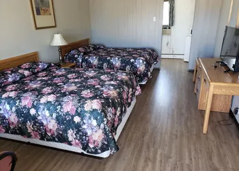 Rainbow Motel hotel thumbnail 8