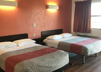 Econo Lodge hotel thumbnail 5