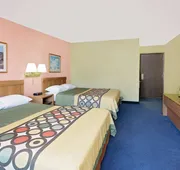 Super 8 by Wyndham Sturgeon Bay hotel detail image 3