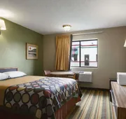 Super 8 by Wyndham Blackwell hotel detail image 4