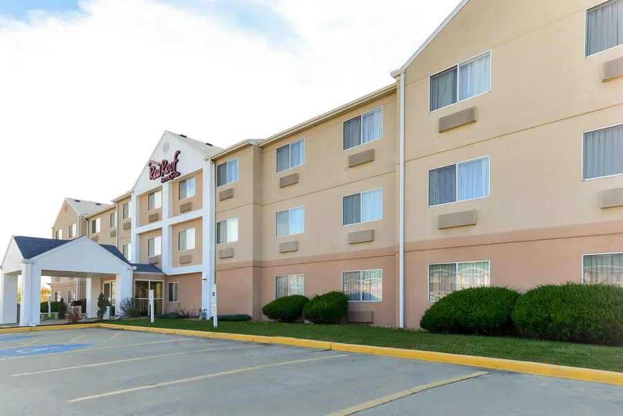 Red Roof Inn & Suites Danville, IL hotel detail image 2