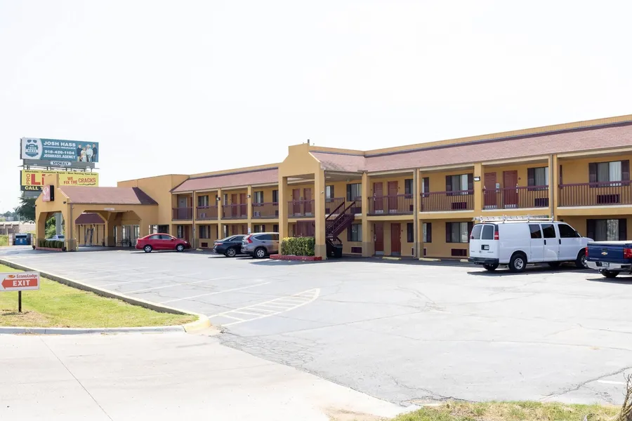 Econo Lodge McAlester hotel detail image 2