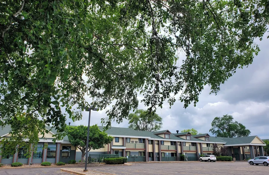 River Hill Inn & Suites hotel detail image 2