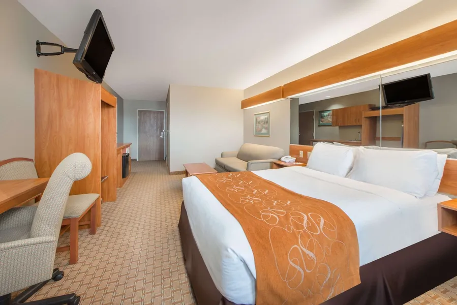 Microtel Inn & Suites by Wyndham Raton hotel detail image 6